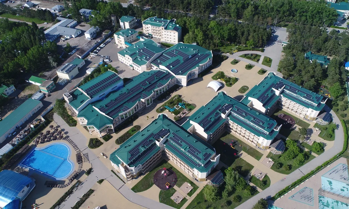 Karma kullanım ve otel kompleksi havadan görünüm